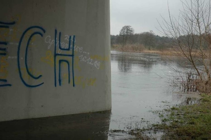 Gwda wylała w Pile - Rzeka przekroczyła już stan alarmowy o...