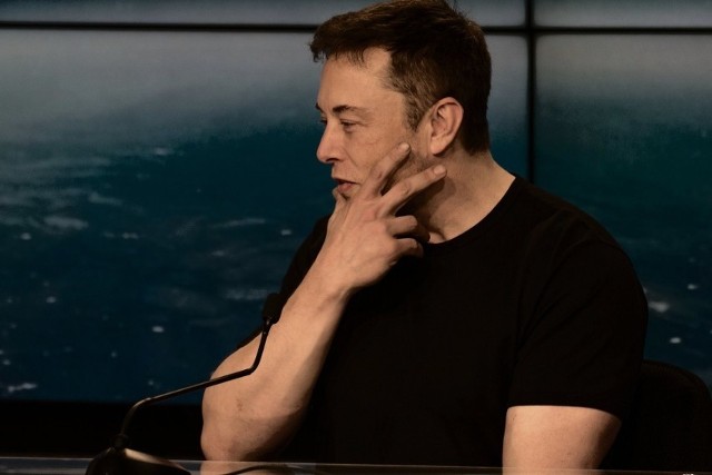 Elon Musk powiedział, że jeśli Ron DeSantis, który zapewnił sobie drugą kadencję gubernatora Florydy, będzie się ubiegał o prezydenturę w 2024 roku, otrzyma jego poparcie.