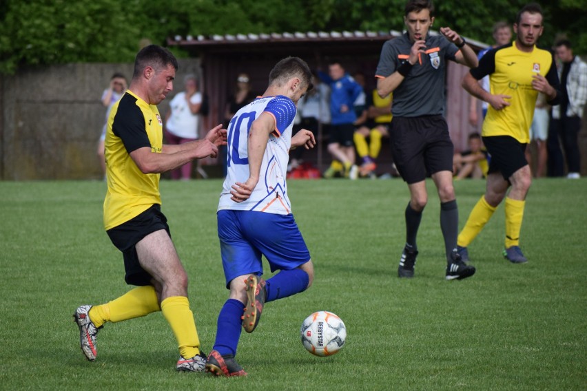 GKS Iwaniska zdeklasowało Cukrownik Włostów 5-1.