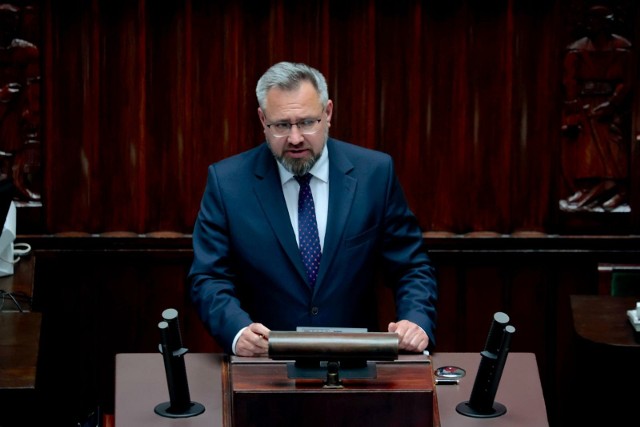 Szef klubu parlamentarnego Polski 2050 Mirosław Suchoń poinformował, że „projekt jest rozpatrywany przez opinię publiczną”.