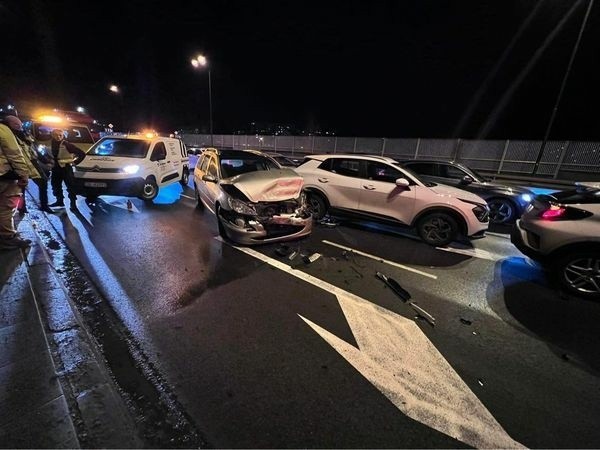 Kraków. Wypadek trzech samochodów na Opolskiej. Dwa pasy zablokowane
