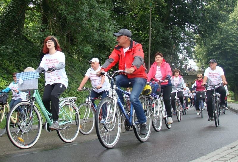 Oświęcim. Rodzinny Rajd Rowerowy po raz 20. Na starcie stanęło ponad 1000 rowerzystów [ZDJĘCIA]