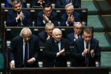 Prawo i Sprawiedliwość odkrywa karty. Wiemy, kto zostanie szefem klubu, oraz kogo PiS zgłosi na marszałków Sejmu i Senatu