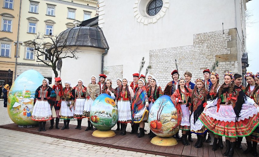 Najwięksi pracodawcy mający siedzibę w Krakowie zatrudniają...