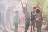 Kolorowy początek majówki w Krośnie Odrzańskim. Święto Kolorów przed Zamkiem Piastowskim