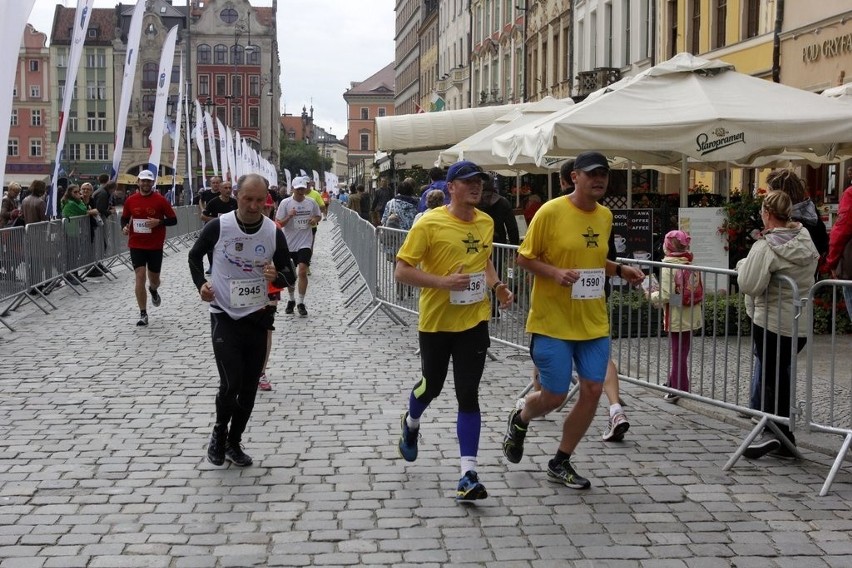 Maraton Wrocław - ZDJĘCIA - zawodnicy z numerami 1401 - 1600