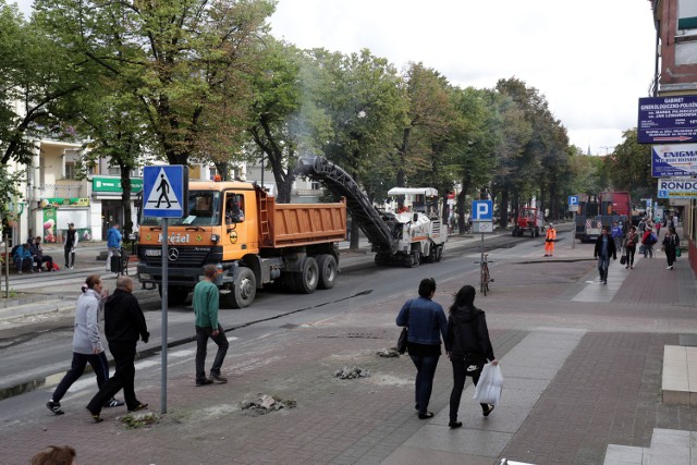 Jeszcze wczoraj autobusy do Ustki jeździły przez Wojska Polskiego. Od dziś na ponad dwa miesiące zmienią trasę.