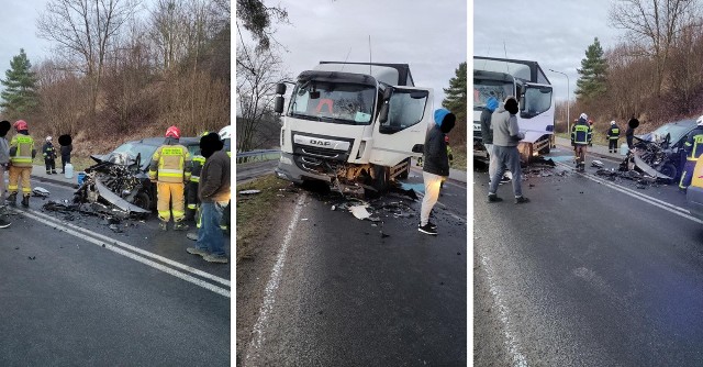 Jedna osoba poszkodowana w wypadku w Rzęczkowie została zabrana do szpitala.