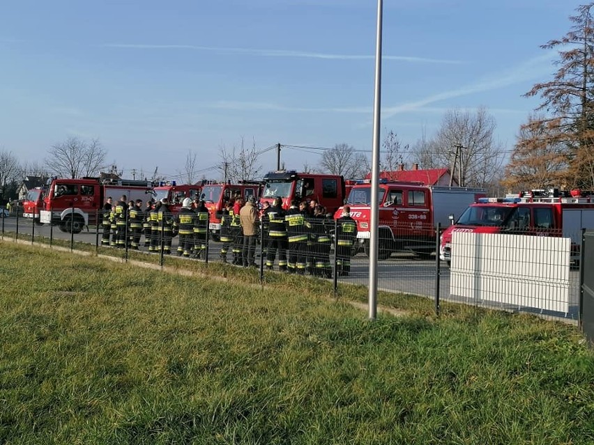 Pożar samochodu wiozącego butle z gazem i zatrucie studni. Zbieg nieszczęść?