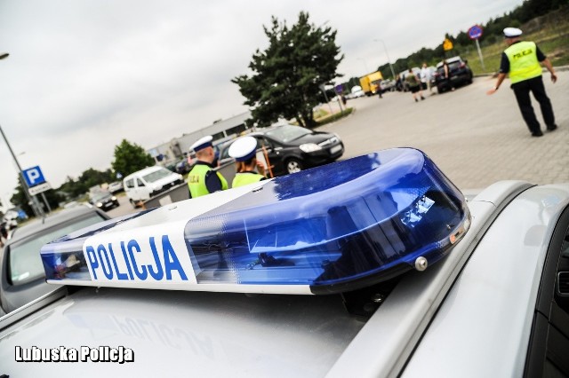 Mieszkańcy Kostrzyna skarżą się, że policjanci - ich zdaniem - nadużywają sygnałów dźwiękowych.