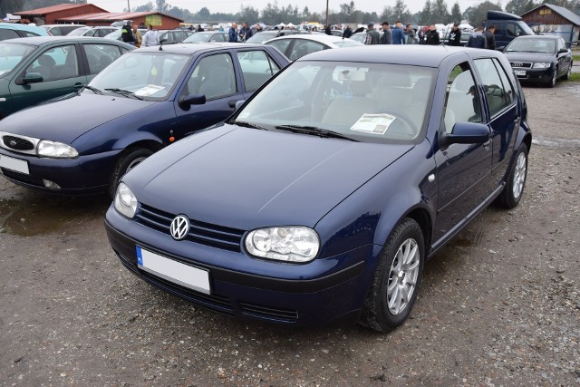 1. Volkswagen Golf. Silnik 1,9 diesel, rok produkcji 2001, cena 8200 zł.ZOBACZ TEŻ: Giełda z 21.08.2017