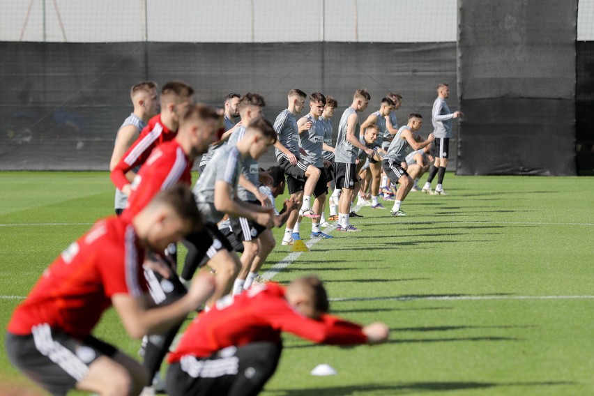 Legia Warszawa ma za sobą pierwszy trening w Dubaju [ZDJĘCIA, WIDEO]