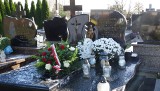 Przasnysz: Kwiaty dla zmarłego w katastrofie smoleńskiej