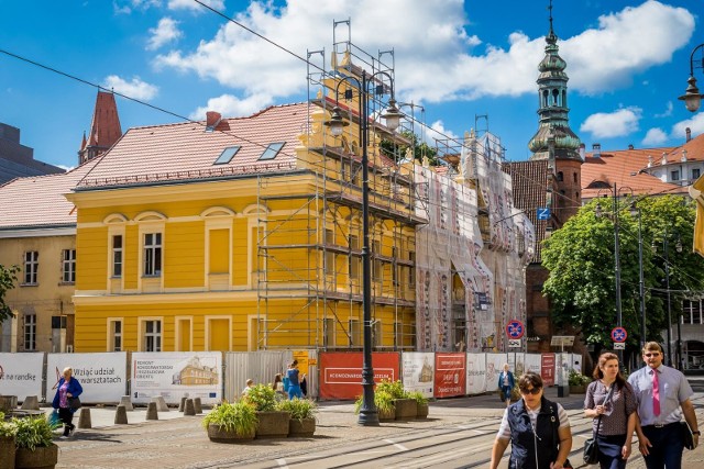 Już widać pierwsze elementy konstrukcji nowej części modernizowanego muzeum okręgowego przy ul. Gdańskiej 4 w Bydgoszczy. Jednocześnie w zabytkowej części gmachu trwa montaż instalacji, a także budowa wind. Remont konserwatorski muzeum okręgowego przy Gdańskiej zaczął się w ubiegłym roku. 