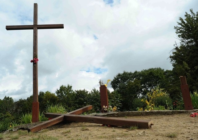 Na przemyskim Wzgórzu Trzech Krzyży został tylko jeden krzyż.