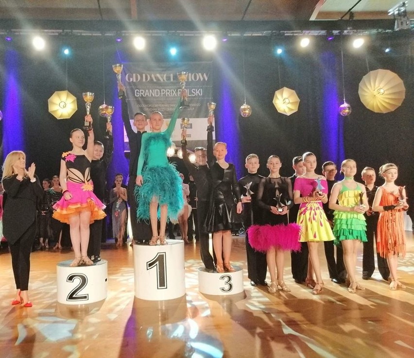 Klub Atria Ostrołęka. Tancerze rywalizowali w dwóch turniejach. I przywieźli z nich medale!