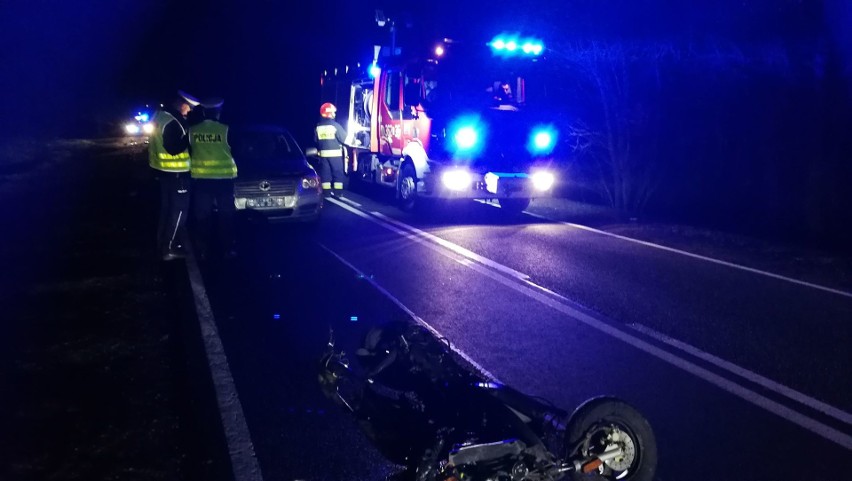 Wypadek pod Włocławkiem. Motorowerzysta w stanie ciężkim [zdjęcia]