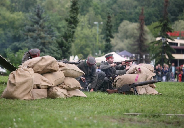 I Powstanie Śląskie: Rekonstrukcja bitwy powstańców z niemiecką strażą graniczną