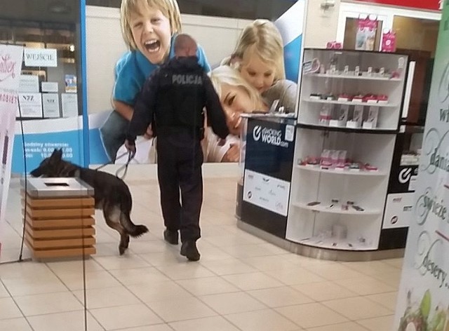 Galeria Podlaska. Alarm bombowy. Ewakuowano 380 osób
