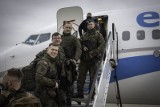 Żołnierze PKW Rumunia w drodze na misję. Tak wyglądało pożegnanie z rodzinami 