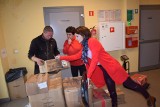 Prawie 9 ton darów z Anglii dla uchodźców z Ukrainy dotarło do Sandomierza. Co przyszło? Zobaczcie zdjęcia