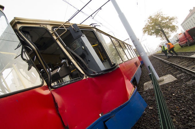 Zderzenie dwóch tramwajów na rondzie Fordońskim