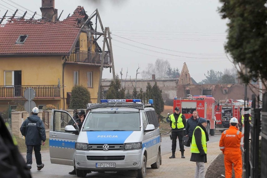 Wybuch i pożar w Murowanej Goślinie - spłonęły trzy domy.