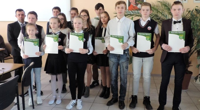 To są najzdolniejsi uczniowie w gminie Dąbrowa [zdjęcia]