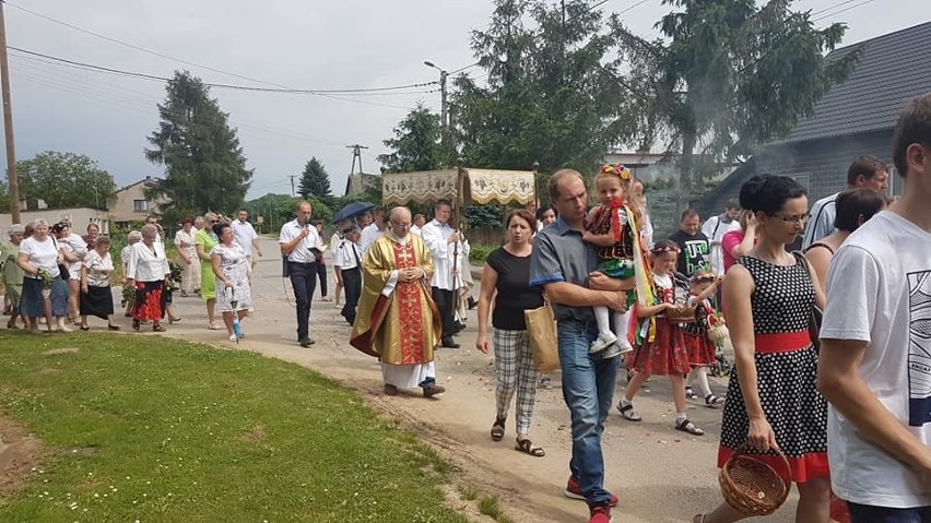 Hebdów. Procesja Bożego Ciała przeszła przez wieś