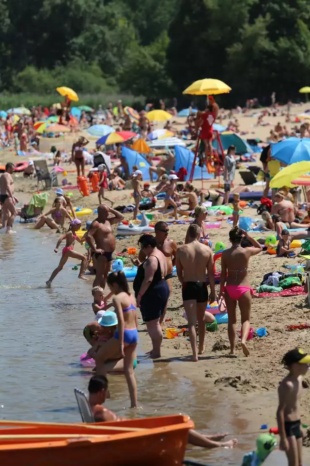 Pogoria III - tłumy na plaży