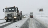 Śląskie. Około 70 interwencji strażaków w związku z pogodą. Śnieżyca, mróz, trudne warunki dla samochodów i pieszych