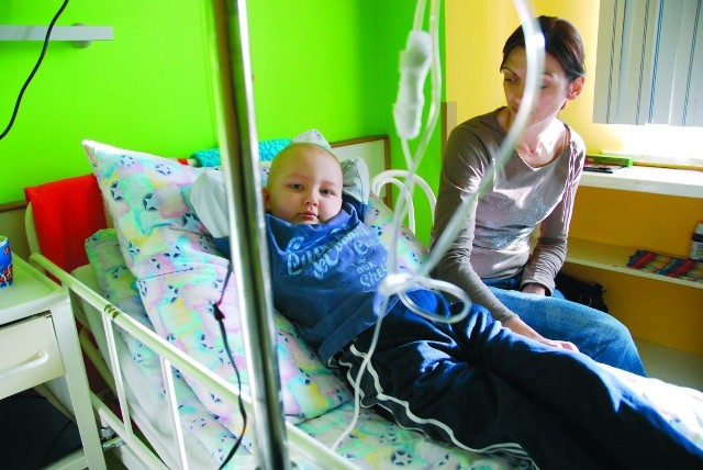 Mały Marcel z mamą Agnieszką jest w szpitalu już ponad pół roku