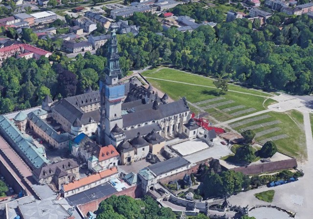 Znane budowle w województwie widziane w programie Google Earth. Zobacz kolejne zdjęcia. Przesuwaj zdjęcia w prawo - naciśnij strzałkę lub przycisk NASTĘPNE >>>