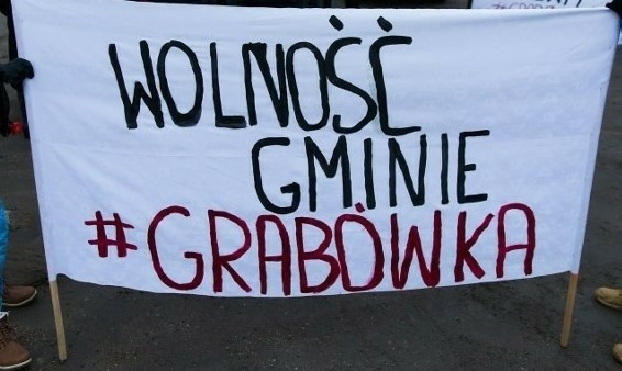 Rząd rozpoczął  procedurę wydzielenie Grabówki z gm. Supraśla. Opinię musi wydać rada miejska. Prawdopodobnie poprzedzi ją  referendum