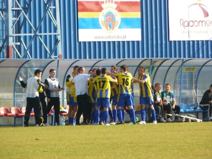 III liga: Mechanik Radomsko - Żyrardowianka Żyrardów 1:0 [ZDJĘCIA]