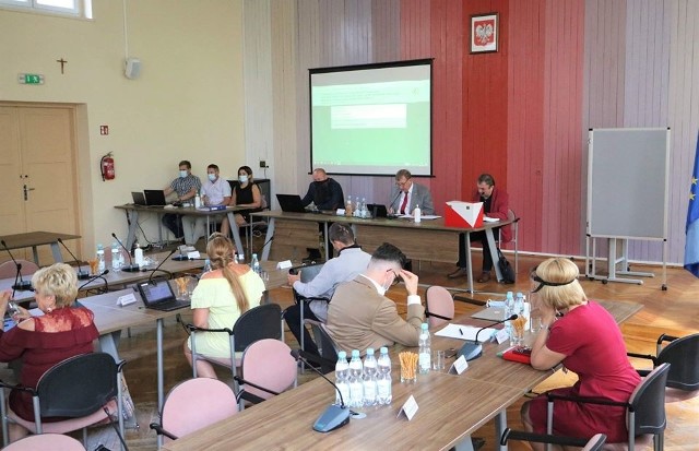 Po 5 miesiącach niepewności, wybrano nowe prezydium miejskiej rady w Namysłowie.