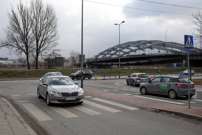 Kraków. Miasto zapowiada budowę brakującego wjazdu z ulicy Podgórskiej na most Kotlarski. Ale jeszcze trzeba poczekać na tę inwestycję