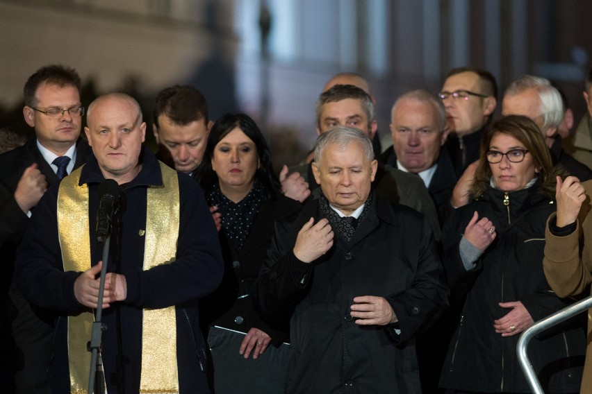 90. miesięcznica smoleńska. Jarosław Kaczyński: Prawdy może nie dać się do końca ustalić [ZDJĘCIA]