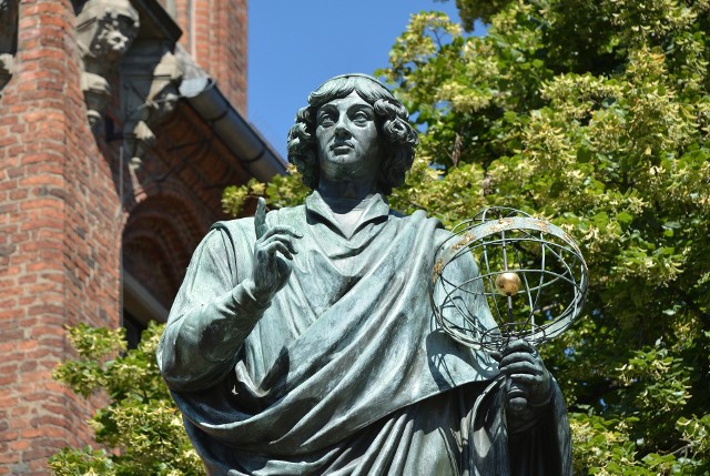 Pomnik Mikołaja Kopernika w Toruniu - jego rodzinnym mieście