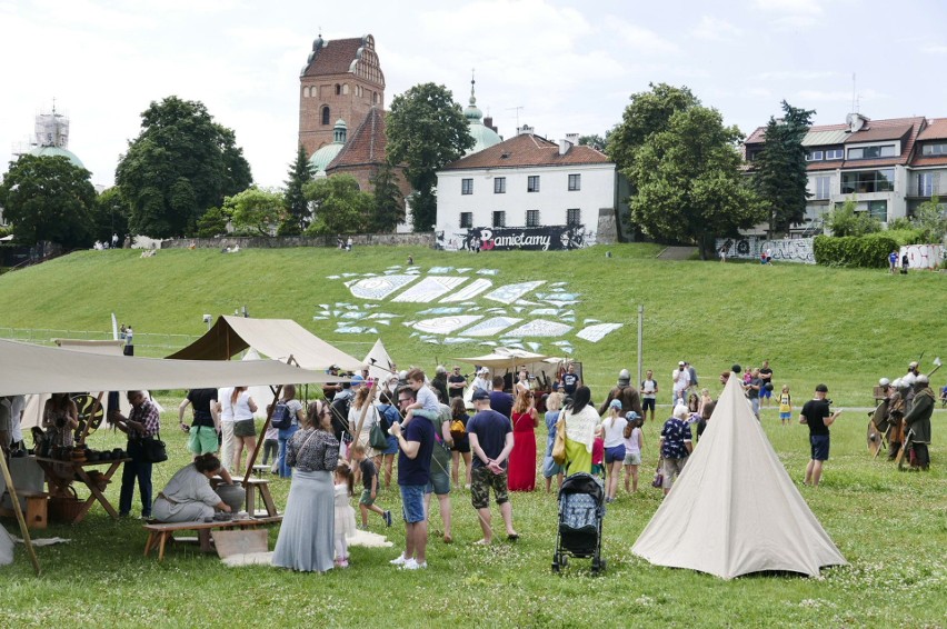 Wianki nad Wisłą 2021. Powitanie lata w Warszawie [ZDJĘCIA