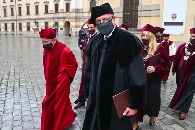 Rafał Dutkiewicz podczas inauguracj roku akademickiego na Uniwersytecie Wrocławskim.
