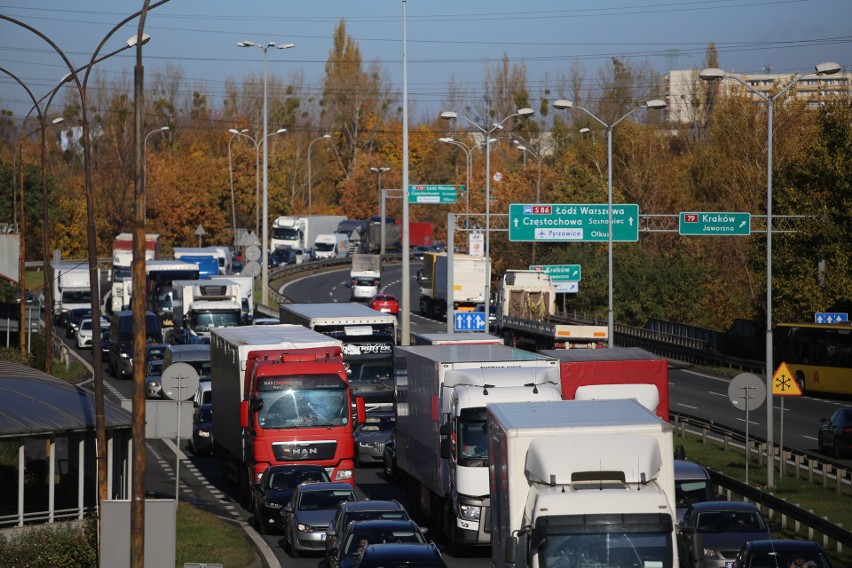 Ogromny korek tworzy się na trasie Dk 86 w Katowicach.