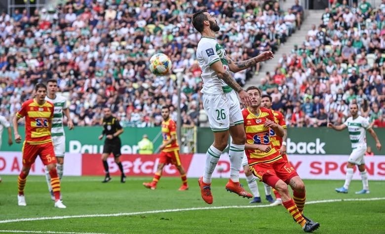 PKO Ekstraklasa. Jagiellonia Białystok - Lechia Gdańsk. Przewidywane składy. Trenerzy mają kłopoty