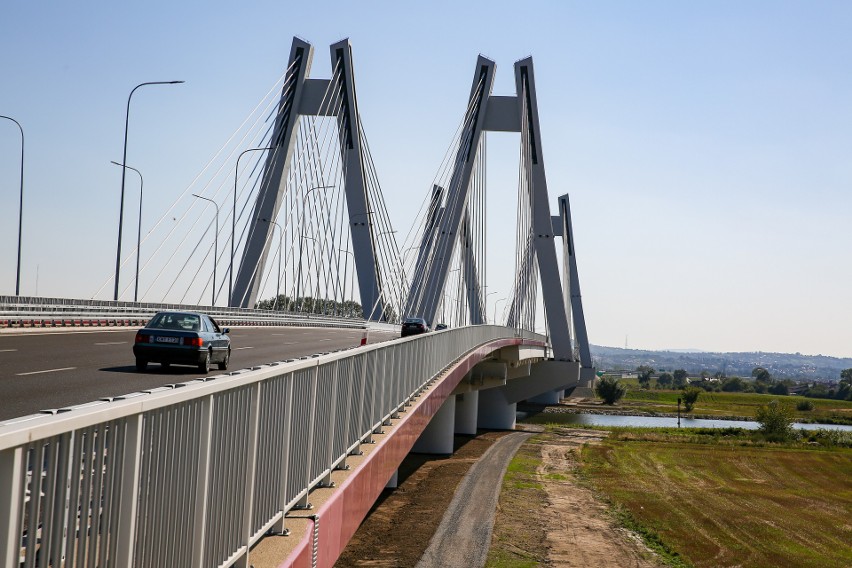 Most im. kard. Macharskiego, sześć nowych ulic, kłótnia o skwer Szymborskiej