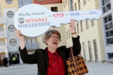 Ewa Wasiak wygrała mieszkanie w loterii "Gazety Lubuskiej" (zdjęcia, wideo)