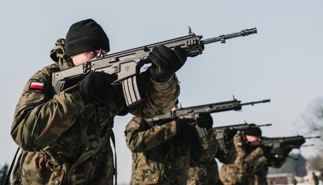 Pierwsze szkolenia odbyły się na strzelnicy w Mrągowie. Takie same egzemplarze broni są już w grójeckim batalionie.