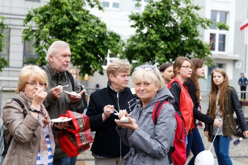 Rynek Kościuszki - Tort Wolności 2014