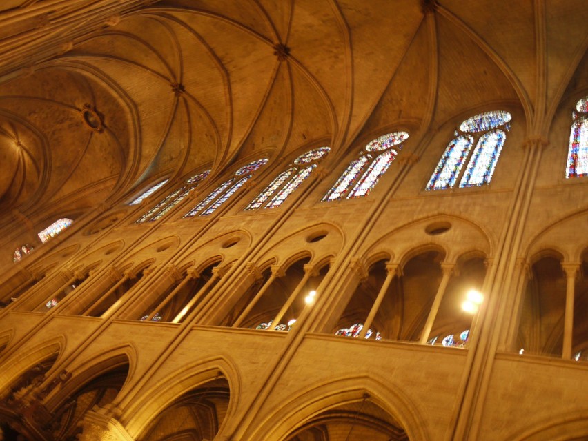 Katedra Notre Dame, jakiej już nigdy nie będzie. Zobacz...