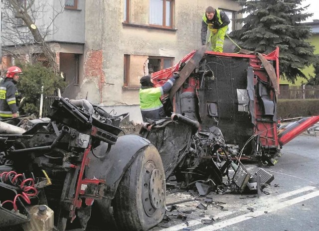 Tir nieoczekiwanie zatrzymał się dopiero... w domu