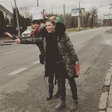 "Azja Express" w Warszawie! Agnieszka Włodarczyk i Maria Konarowska łapią stopa w stolicy. Udało się? [WIDEO+ZDJĘCIA]